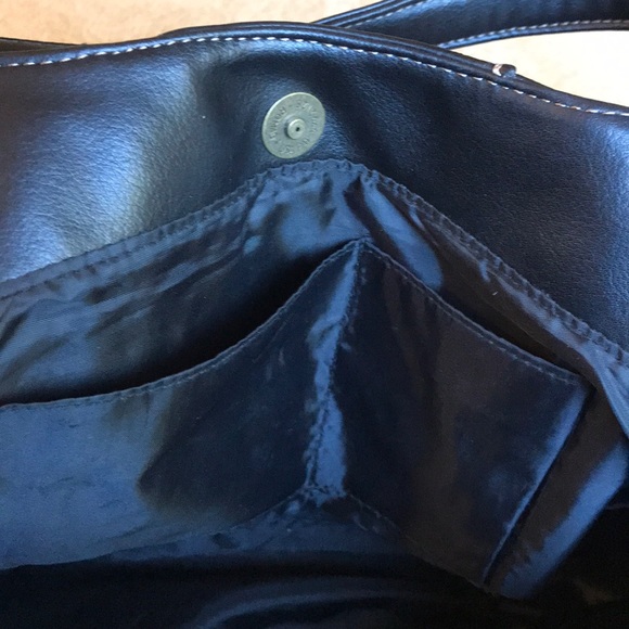 Kenneth Cole Reaction large handbag - Picture 6 of 9